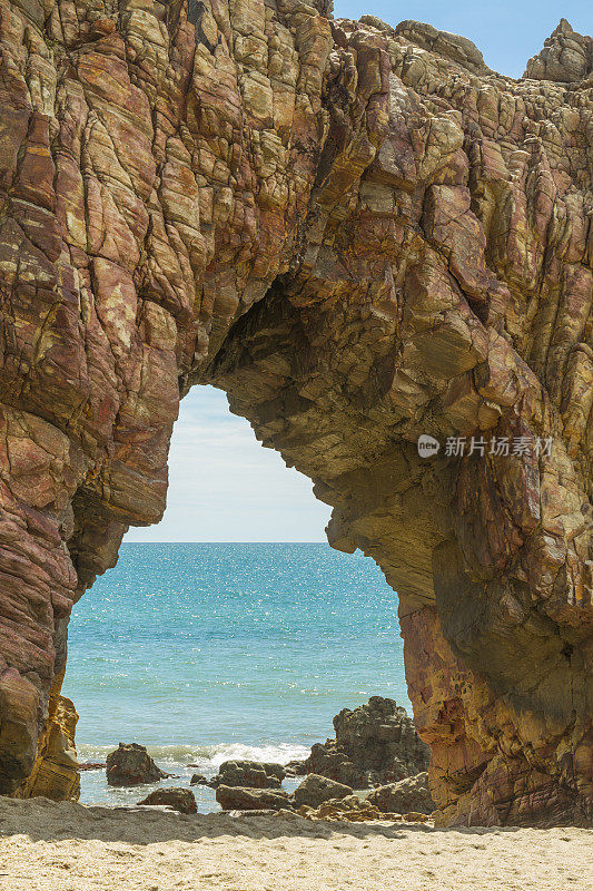 Pedra Furada，一个著名的石拱在Jericoacoara Jeriquaquara, Ceará州，巴西